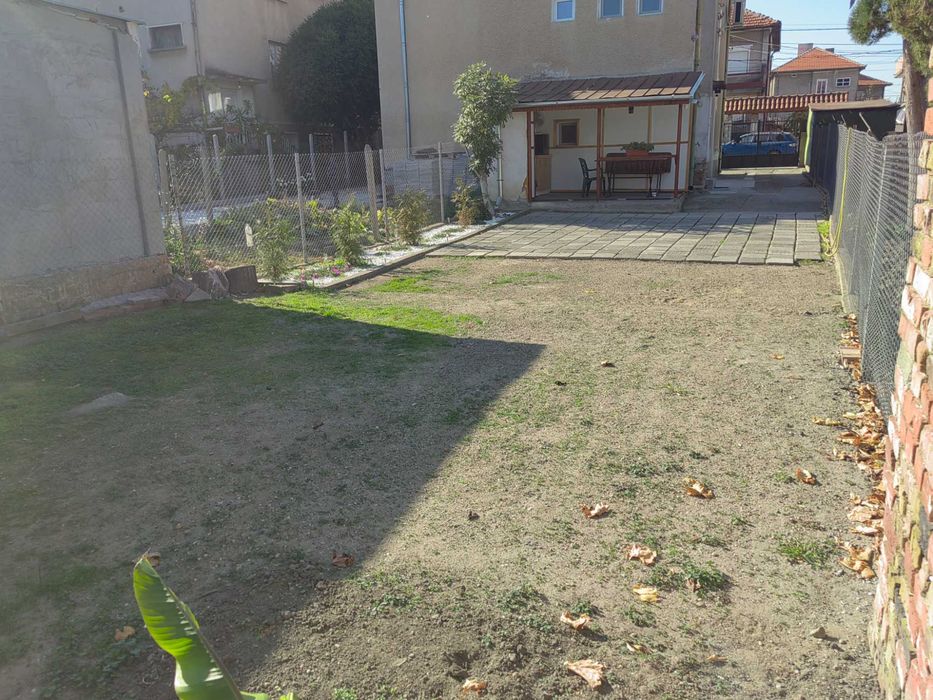 Продавам къща...