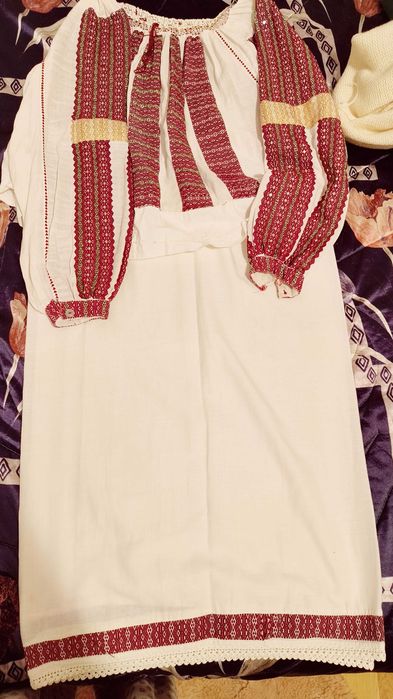 Costum popular ie și poale
