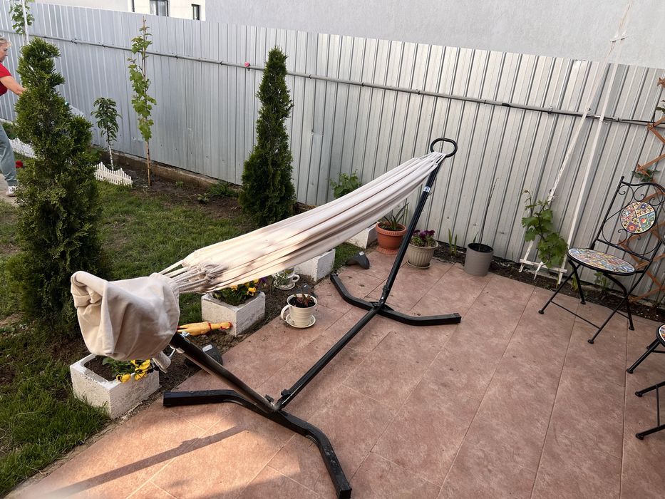 hamac nou cu schelet metalic foarte rezistent