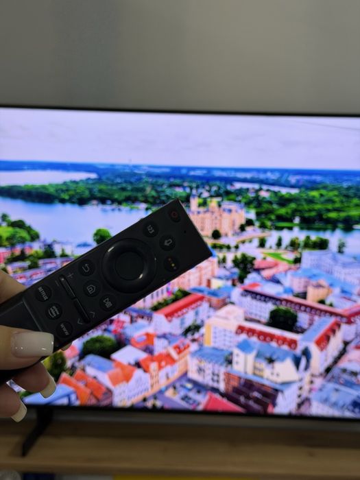 Телевизор Samsung Crystal Uhd Au 8000