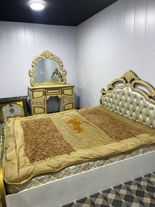 СРОЧНО Спальный мебель сотилади