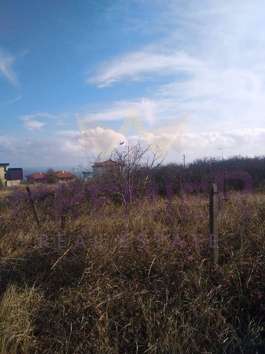 Парцел в Варна-м-т Прибой площ 1700 кв.м