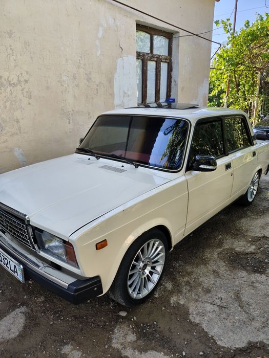 Vaz 2107 naxtga sotiladi