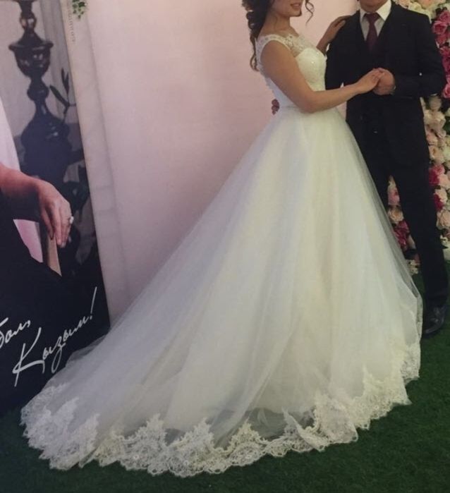 Продам свадебные платья