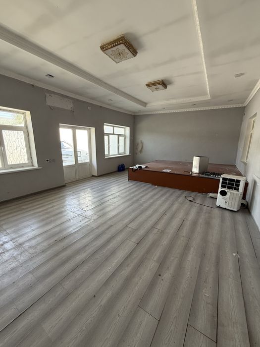 Hovli sotiladi! 12 sotix. 7 ta xona 2 ta sanuzel.