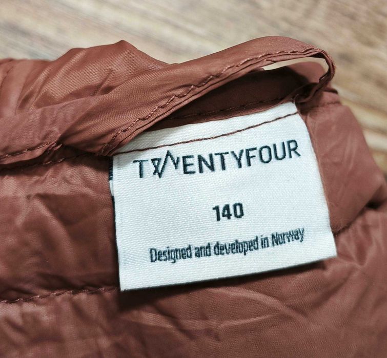 Twentyfour Детско яке с пух и качулка размер 140 см  /  10 г