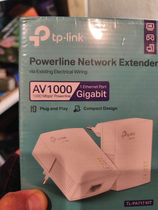 Нов Powerline адаптер TP-Link TL-PA7017 KIT AV1000, 1000 Mbps, до 300м