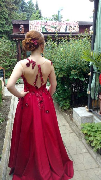 Бална ( абитуриентска ) рокля