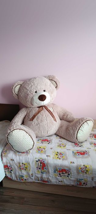 Плюшен огромен мечок, 130 см. височина