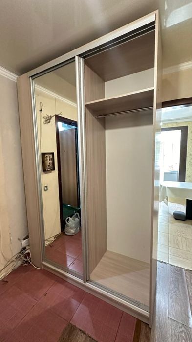 Продам шкаф-купе в прихожую