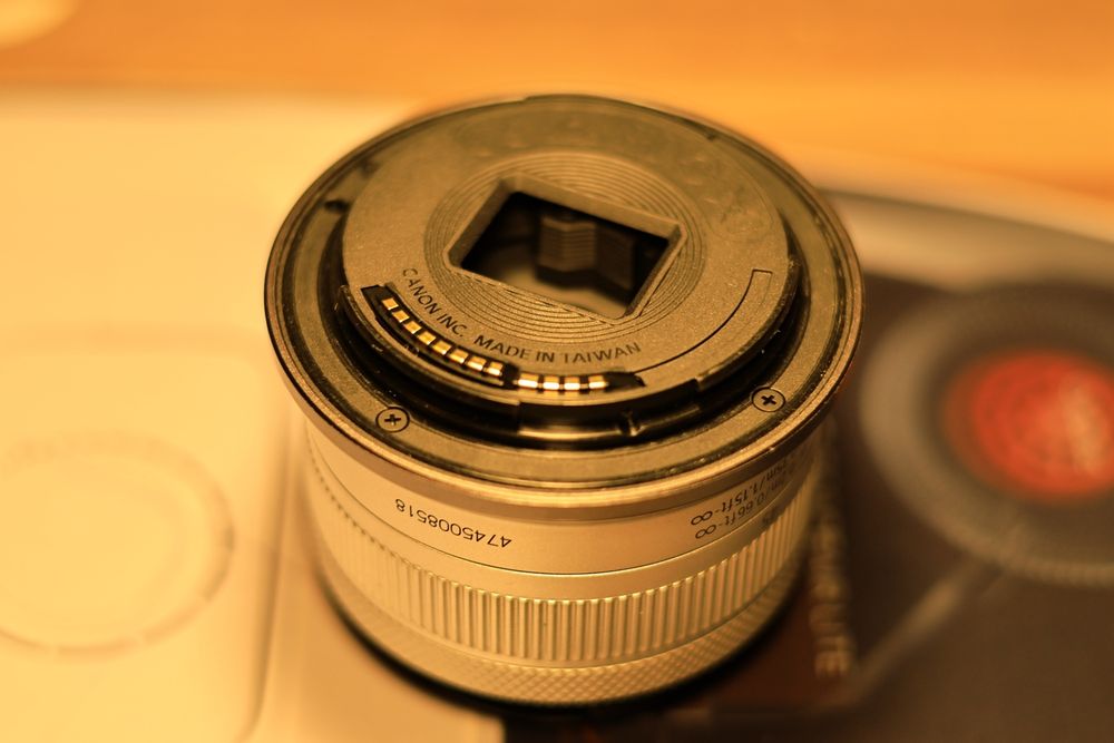 Canon rf 18-45 alb, nou,impecabil.., bliț macro godox ring 48, aproape nou.