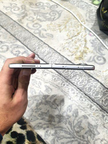 Samsung  Z fold 3 sotiladi 3.300 kelishamiz