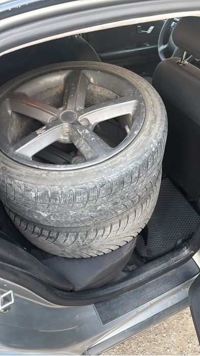 Продам диски с резиной r18