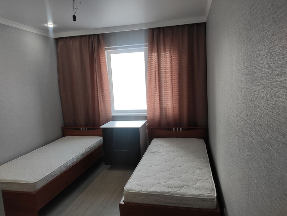 Сдам на долгий срок 3 ком. КВ. На левом ,