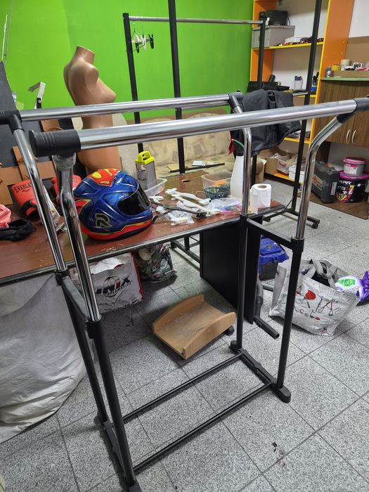Stander/Stender haine, de plastic