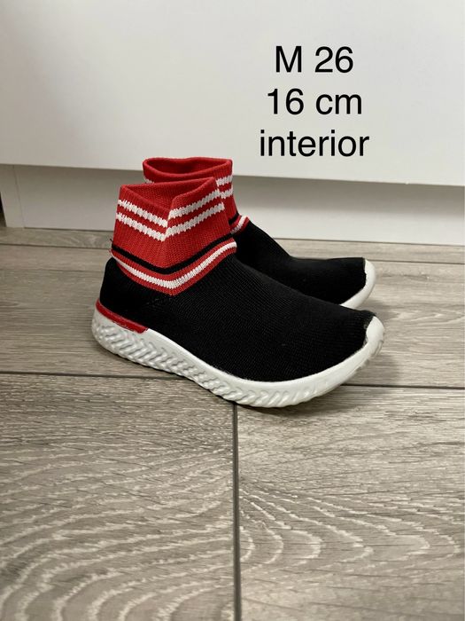 Vand incaltari pentru baieti