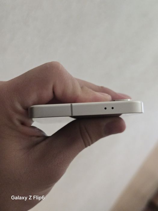 Samsung Galaxy S24 400$