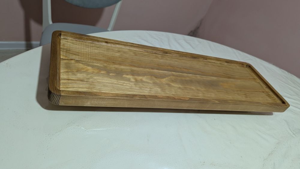 Поднос шашлыка, кәуәп салатын ыдыс