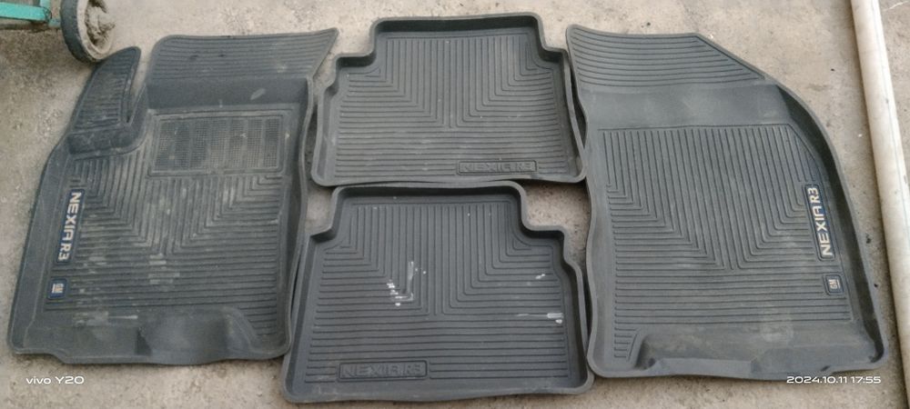 Продаются полики на Нексия 3