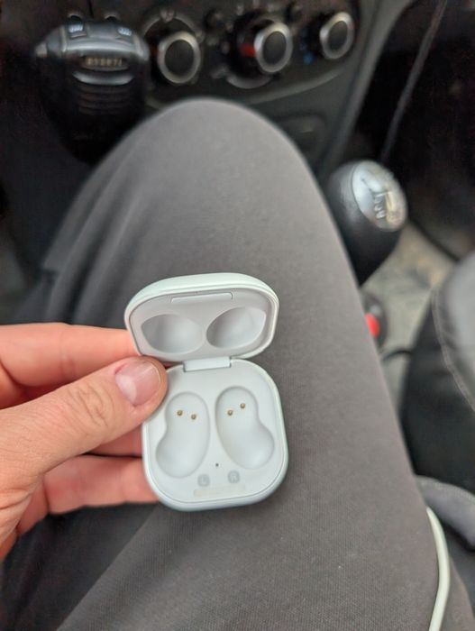 Casti bluetooth ear in