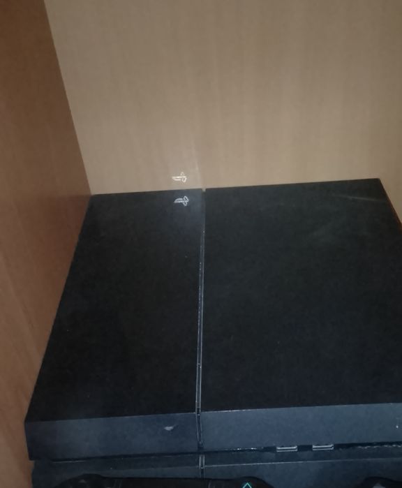 Здрасти продавам Ps4slim с Джойстик