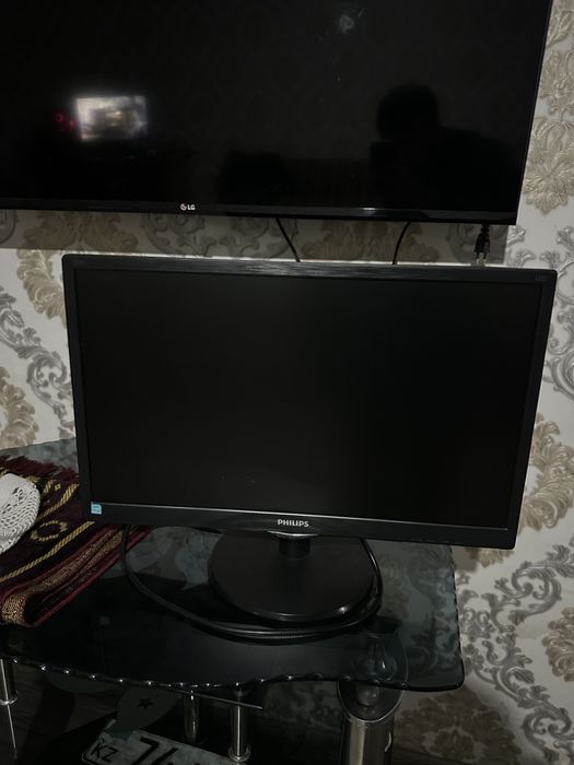 Монитор philips