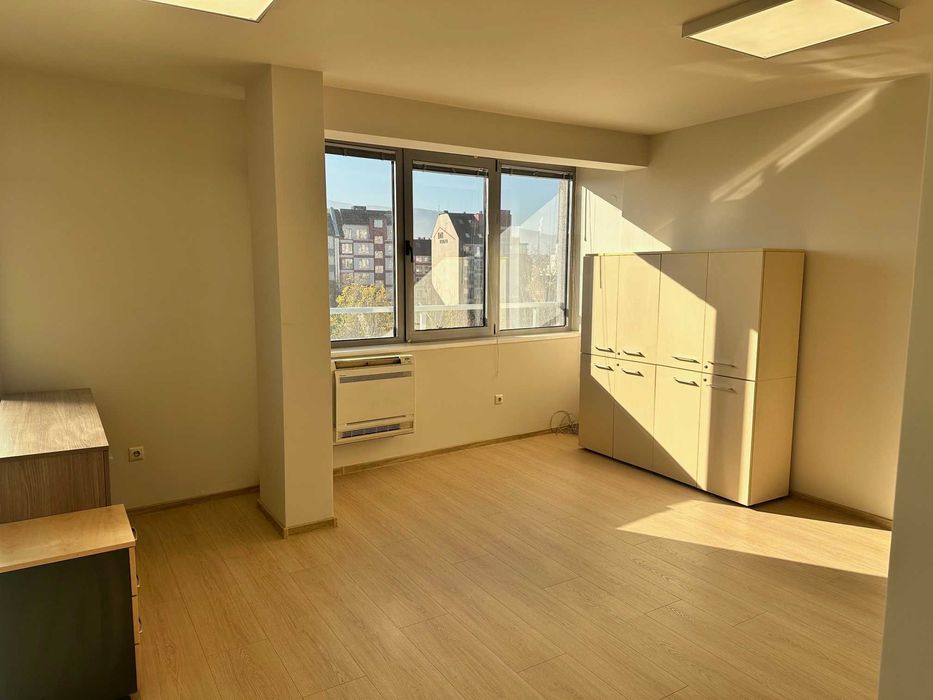 Дава се под наем Офис в София, Банишора - 180 кв.м за 1300 € - Снимка #3