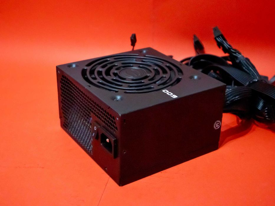 EVGA 600 W2 600W 80 Plus White Компютърно ATX захранване PC PSU 100-W2-0600-K2