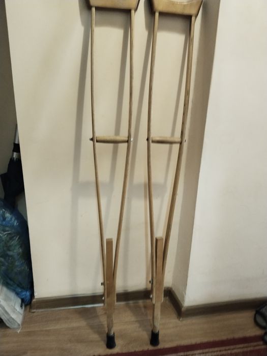 Костыли подмышку