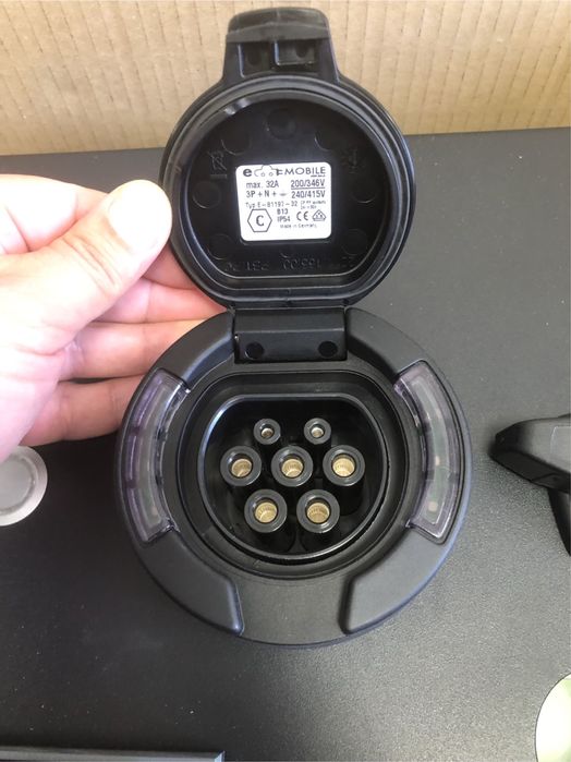 WallbE Зарядна станция 22kW за електромобили