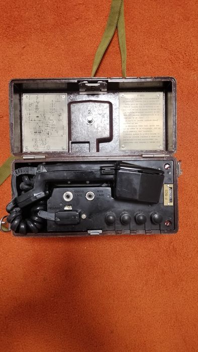 Telefon militar vechi