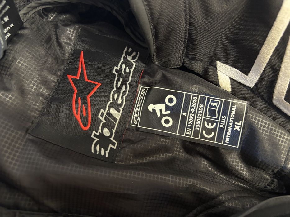 Vând geaca moto alpinestars GPplusR