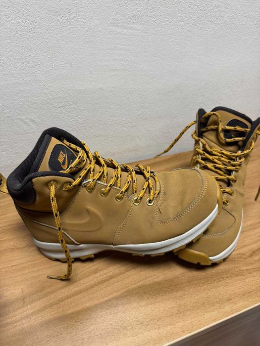 Мъжки зимни обувки Nike