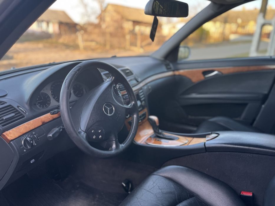 MERCEDES-BENZ E-Class 2002 — imagine 5