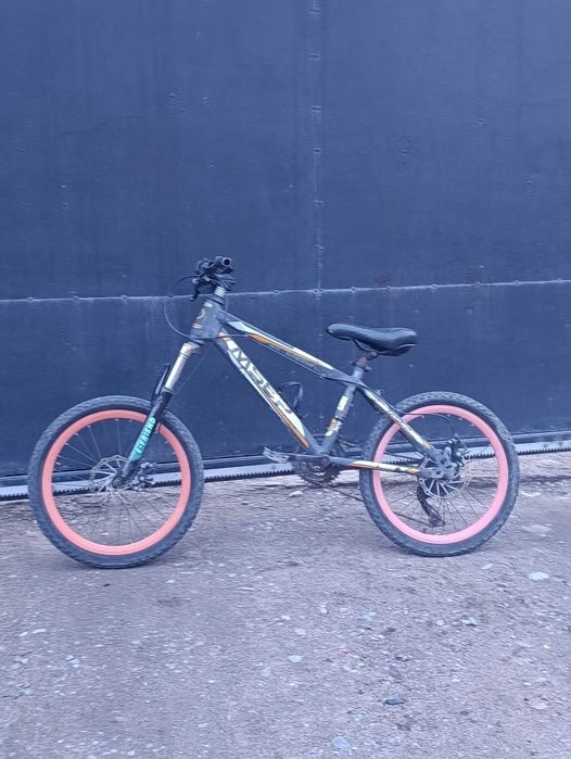 Продам  срочно велосипед ничё ненада делать