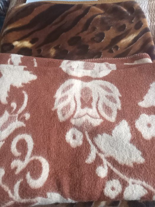 Продам  постельное белье, одеяла,полотенца, пледы и др.