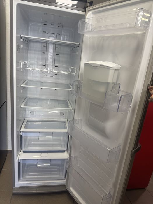 Хладилник, охладител Samsung