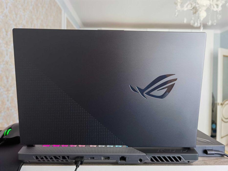 Продам мощный игровой ноутбук Asus ROG Strix 1ТБ