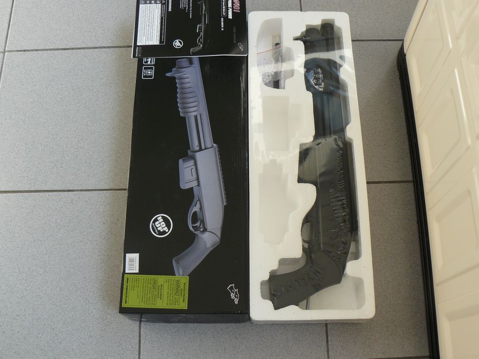 Pusca Shotgun Airsoft M401 EE Incarcare Manuala/Spring 1,4 Joule Noua