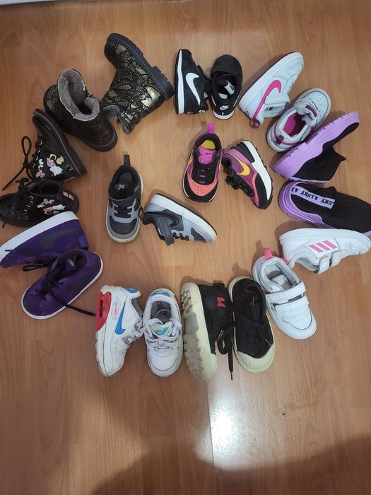 Дрехи и обувки за момиченце