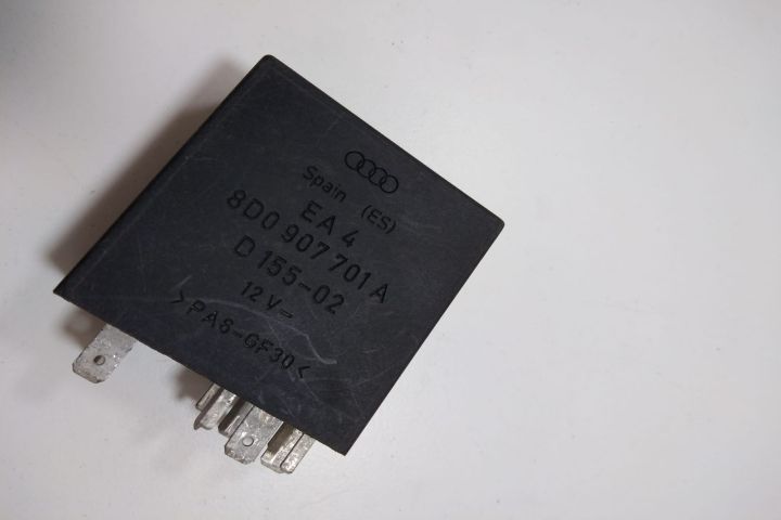 Releu 393  lumini 4B0919471A Audi A6 4B/C5 (facelift) seria