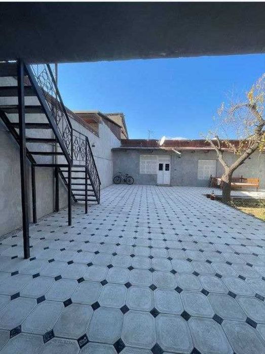 10 хонали 4 сотокдан иборат ховли сотилади