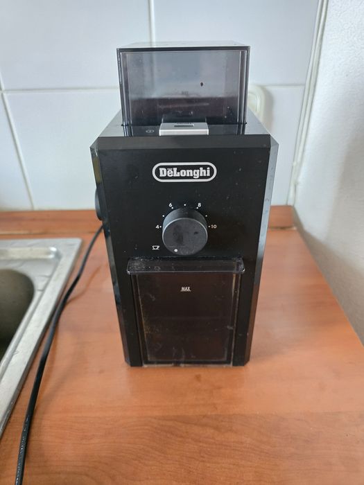 Кофемолка Delonghi KG79
