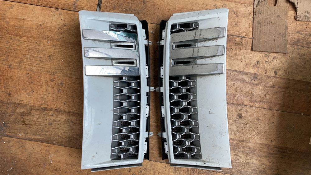 Ornament aripa Range Rover Vogue L322 Autobiography 2012