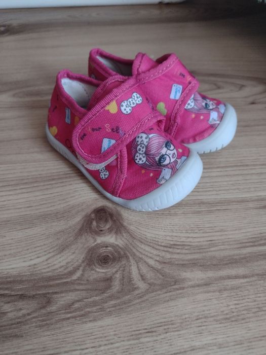 Детски  обувки и пантофи