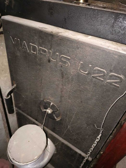 Cazan / Centrală pe lemne VIADRUS U22 din fontă + pompă circulație