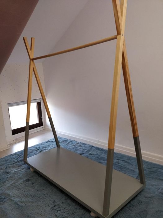 Stander haine teepee