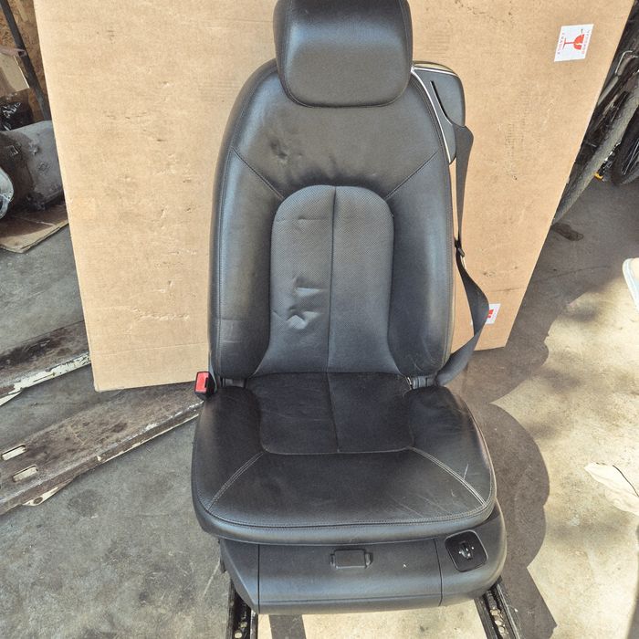 Седалка предна лява за Cl W215