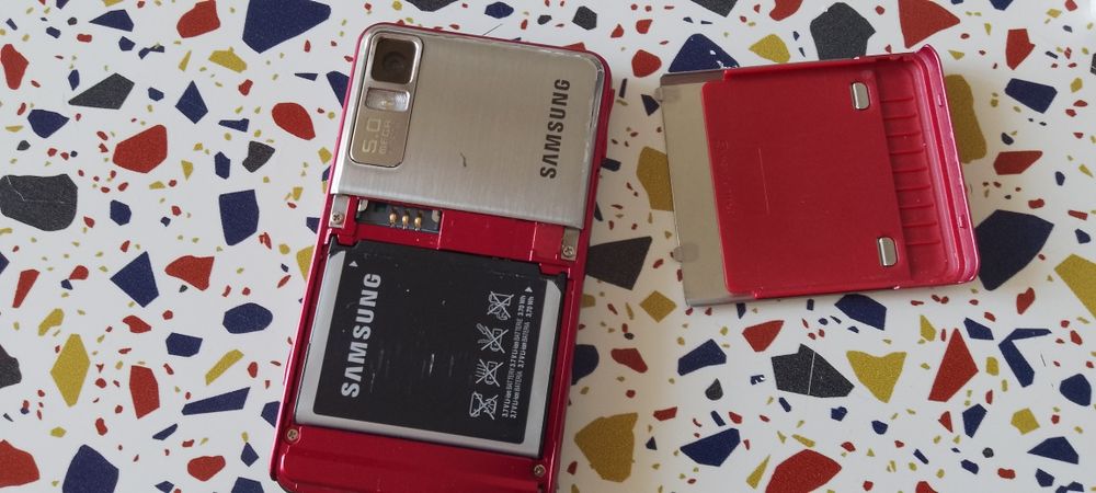 Telefon Samsung F 480 Tocco, ediția La Fleur