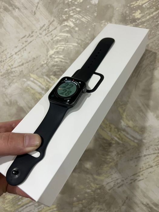 Продам Apple Watch 4, 44mm